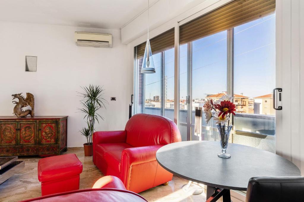 Saragozza-Porto Apartment | 051 Living