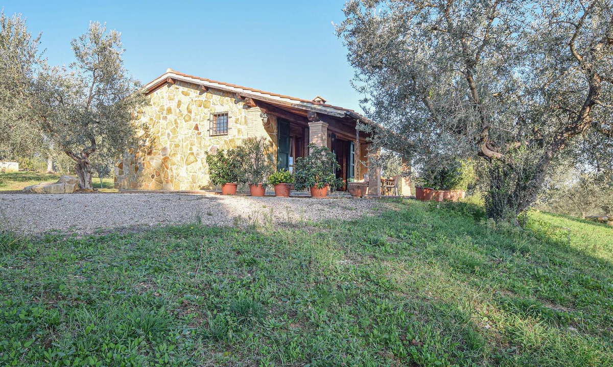 Magliano in Toscana House | 1 bedroom pet friendly home in Magliano in Toscana