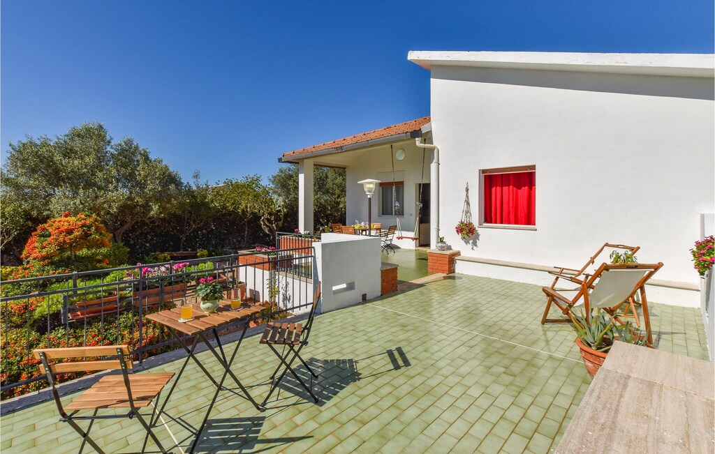 Puntarazzi House | 2 bedroom accommodation in Ragusa