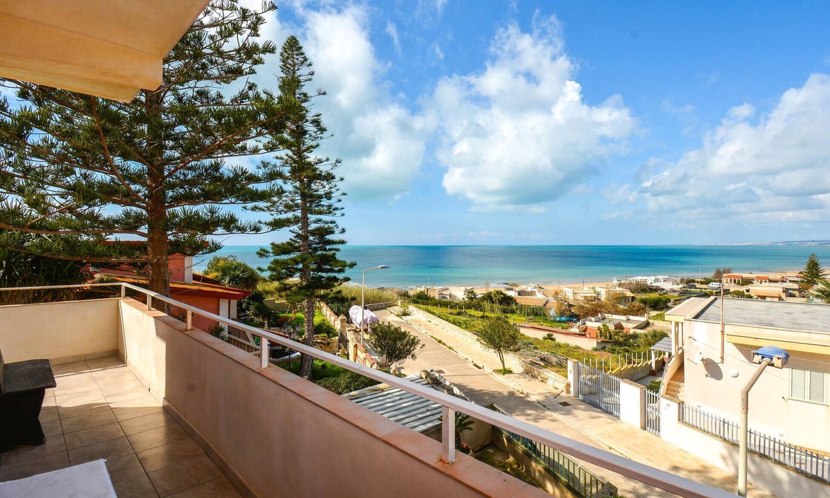 Cava dʼAliga Apartment | 2 bedroom amazing apartment in Cava D'Aliga