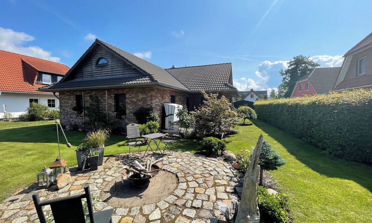 Born auf dem Darss House | 2010 opened, very quiet cottage with a huge sun terrace