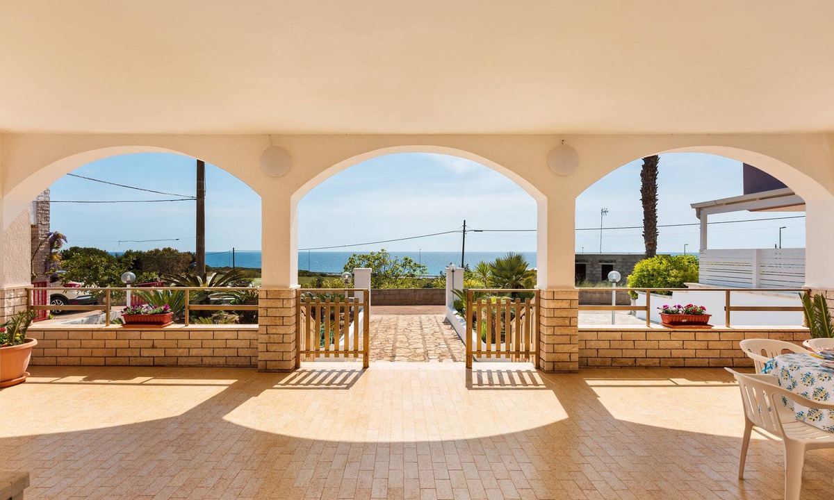 Posto Rosso House | 2330 Villetta Marilena