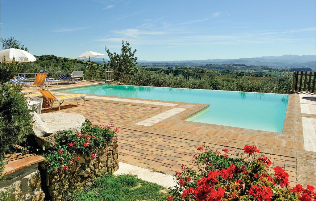 Collazzone Apartment | 3 bedroom accommodation in Collazzone PG