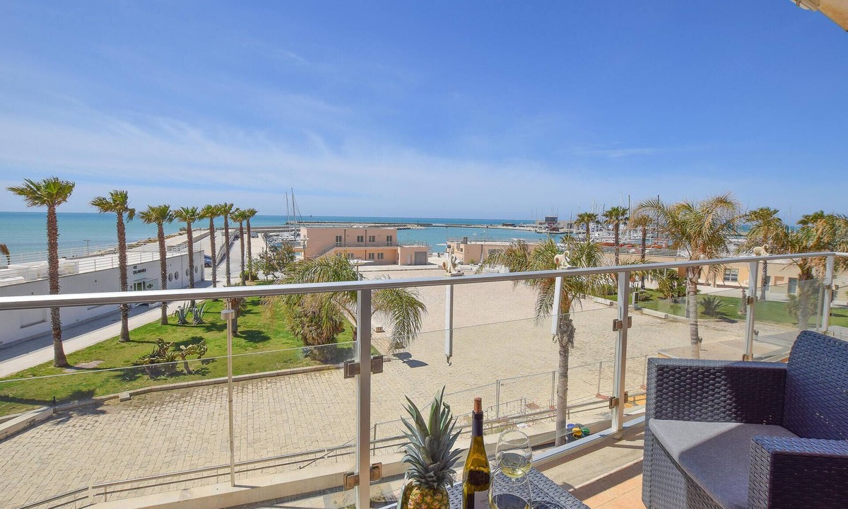 Marina di Ragusa Apartment | 3 bedroom stunning apartment in Marina di Ragusa