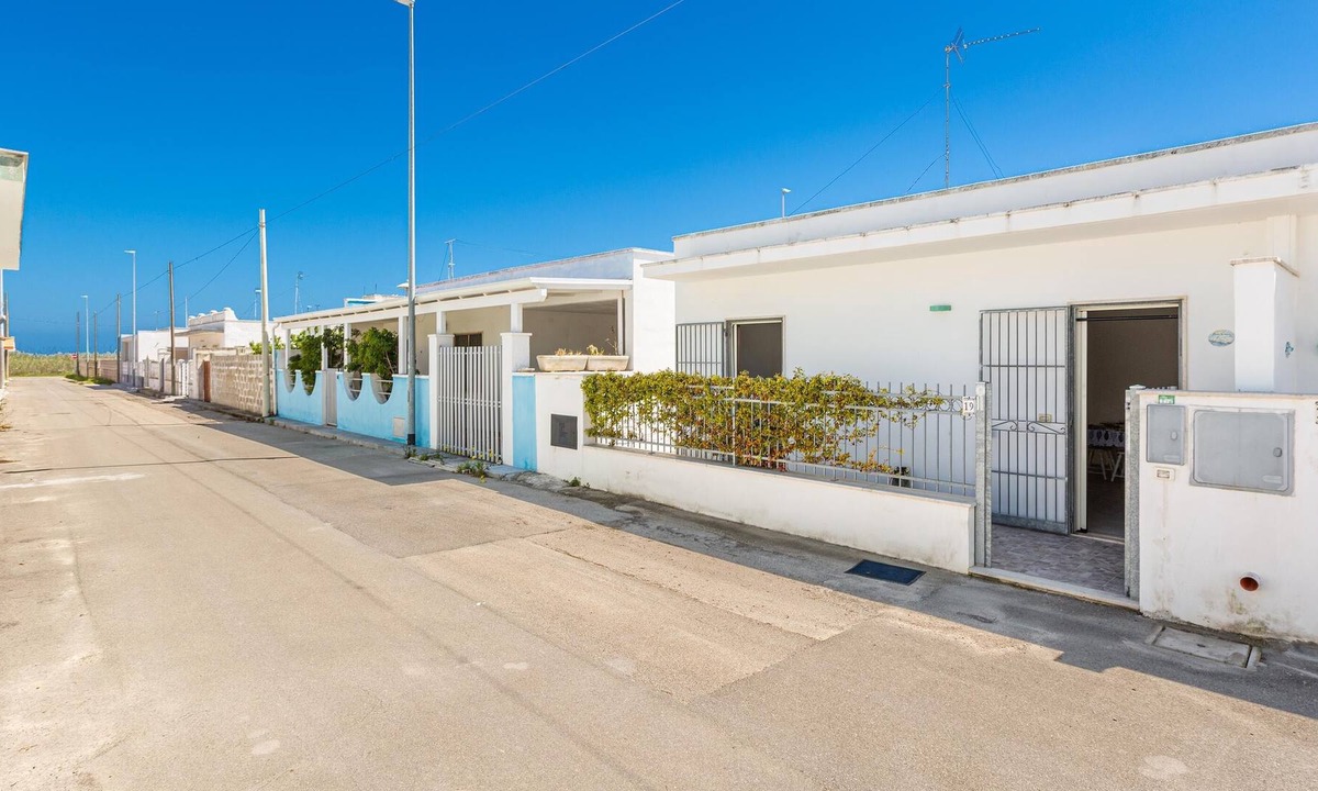 Torre Rinalda House | 3416 Villetta La Meridiana by BarbarHouse