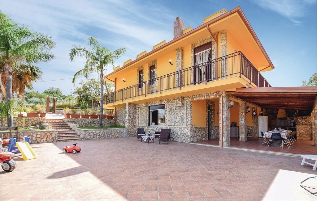 Trabia House | 4 bedroom accommodation in Trabia PA