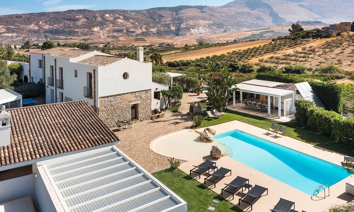 Buseto Palizzolo Villa | 6 bedroom Villa rental in Buseto Palizzolo Sicily for holidays with pool