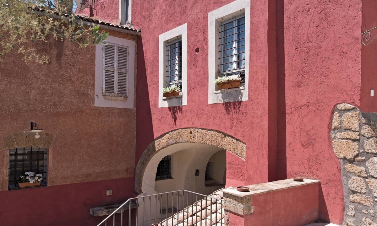 Civita Castellana Apartment | 70-square-meter suite with a king-size bed, twin beds, kitchen, and bathroom
