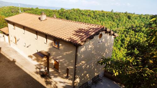 Grotte di Castro House | A 2 Passi dal Lago