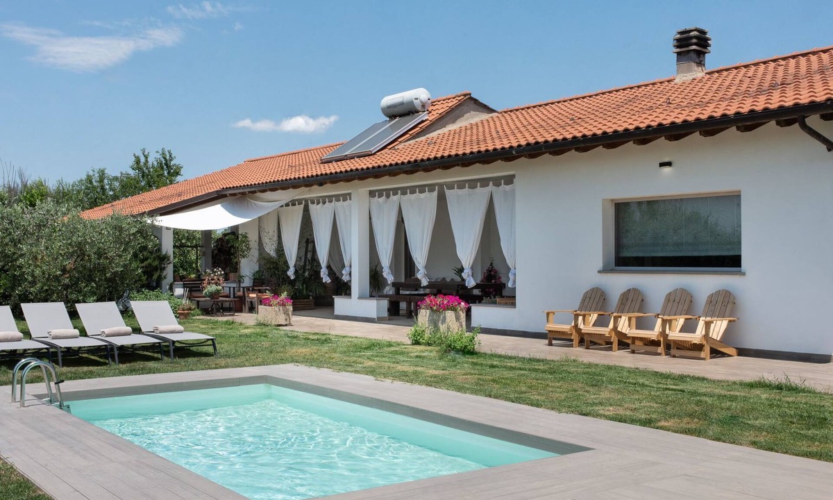 Puliciano House | 'A casa di Elena' with private pool by Interhome