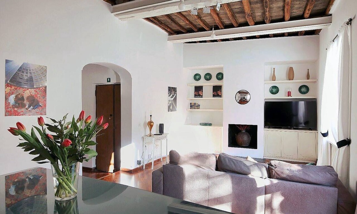Rome City Centre Apartment | Above Pantheon Roof
