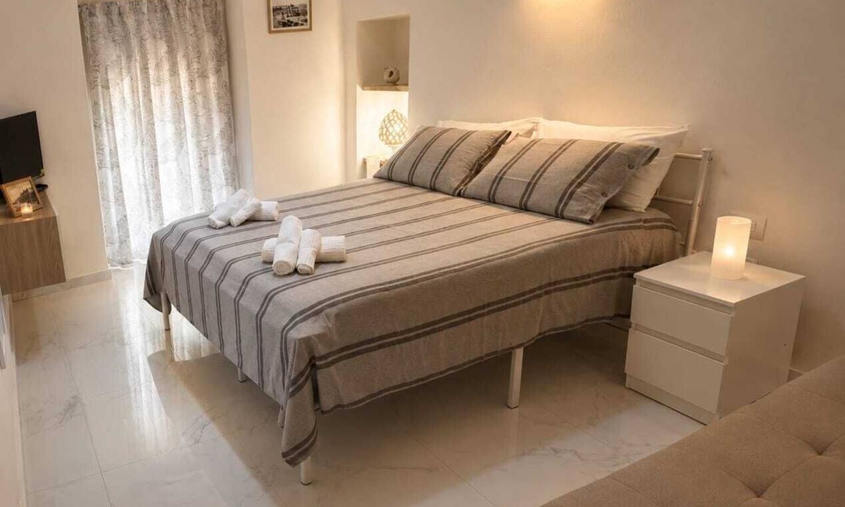Municipio 5 House | Airport Luxury Residences: Comfort and Relaxation Just a Stone's Throw from the Airport and the Sea