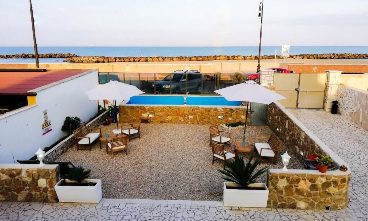 Fiumicino House | ALBACHIARA GUEST HOUSE
