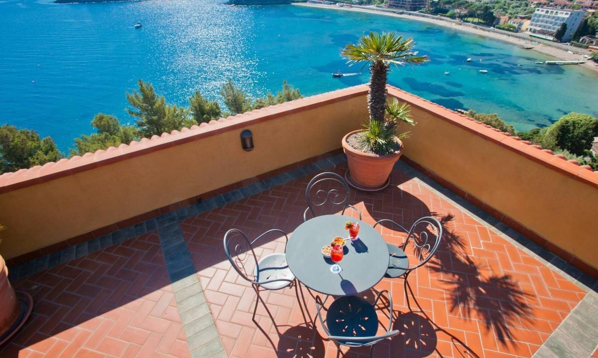 Porto Santo Stefano Hotel | ALBERGO FILIPPO II