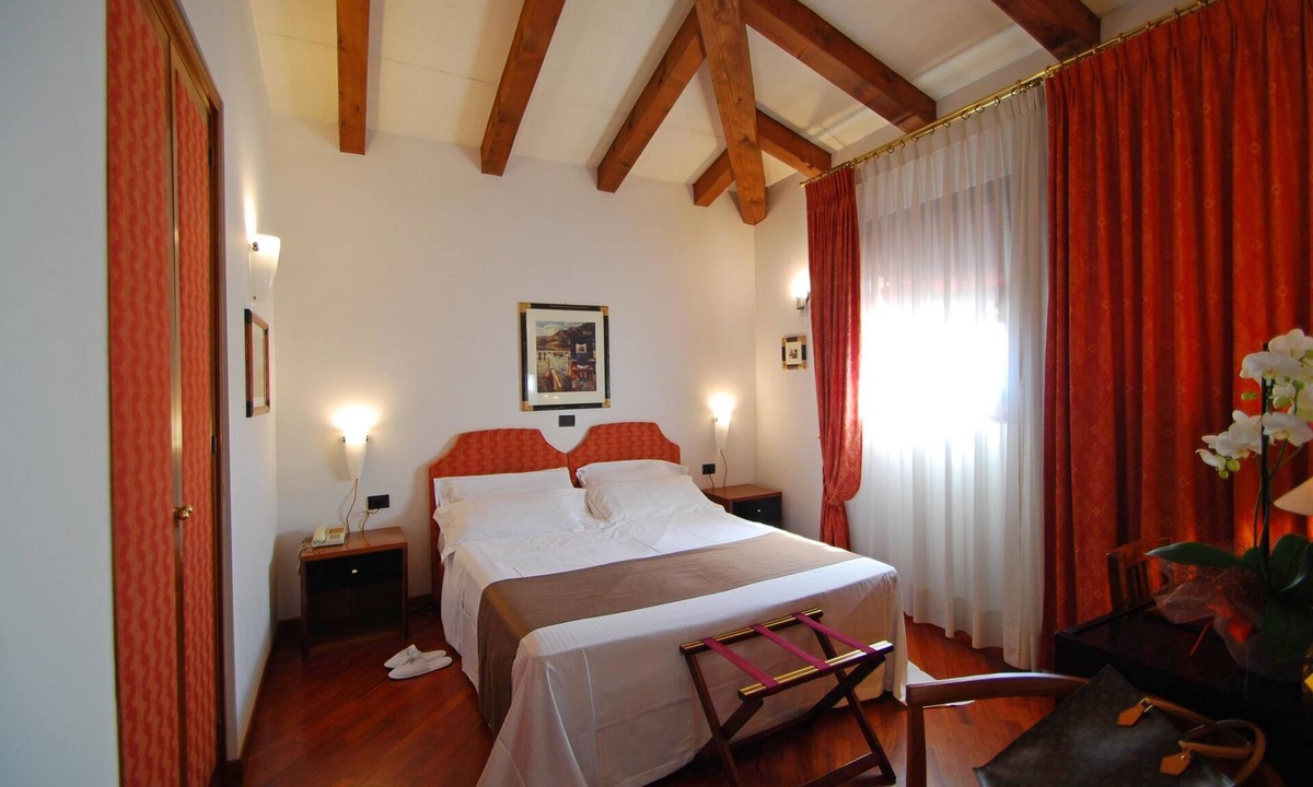 Bazzano Hotel | Alla Rocca Hotel