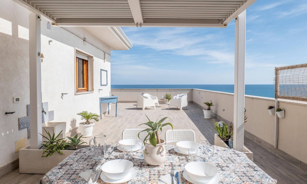 Pozzallo Apartment | Amazing apartment in Pozzallo with house sea view