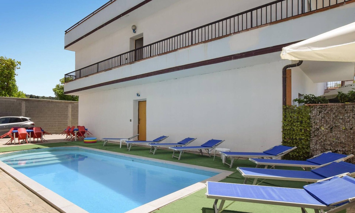 Palmi Apartment | Amazing apartment in Palmi with swimming pool