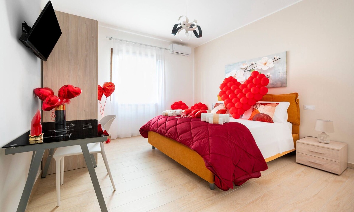 Leverano Apartment | Amber Room – Romantic Double Room