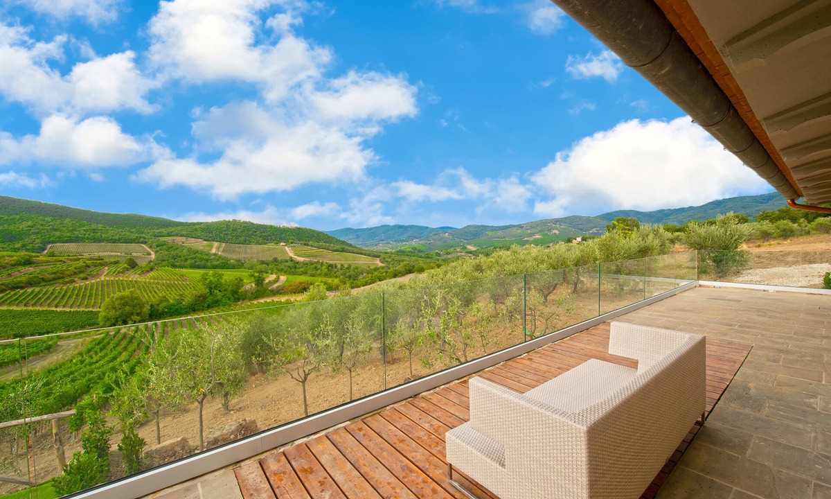 Greve in Chianti Villa | AMORE RENTALS - Villa Le Scuderie with Indoor Heated Pool, Garden and Parking