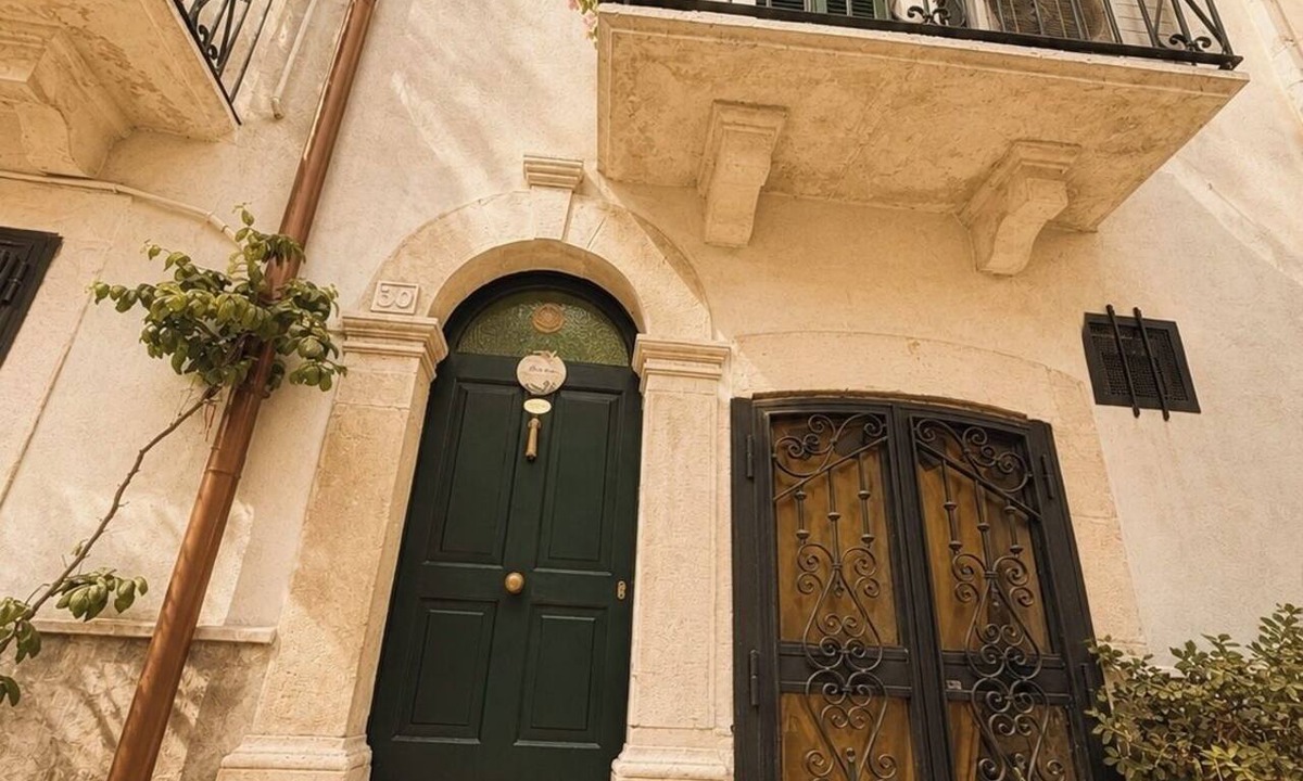 Mola di Bari Apartment | An artist's home near the sea. Design, Art, and Relaxation in the Heart of Puglia.