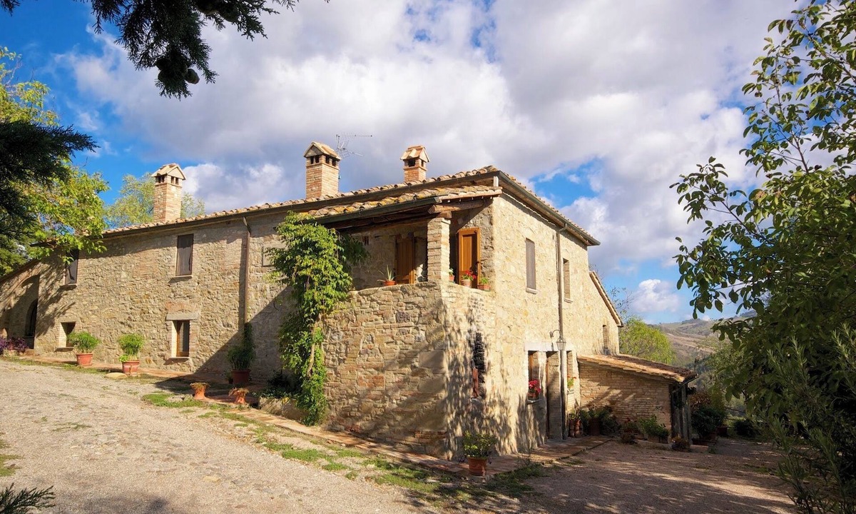 Il Poggio Villa | Ancient villa with private pool and garden in Val D'Orcia, Unesco heritage site
