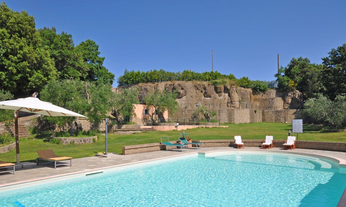 Pitigliano Apartment | Anfora 1 - Vacation Rental with swimming pool in near Bolsena Lake