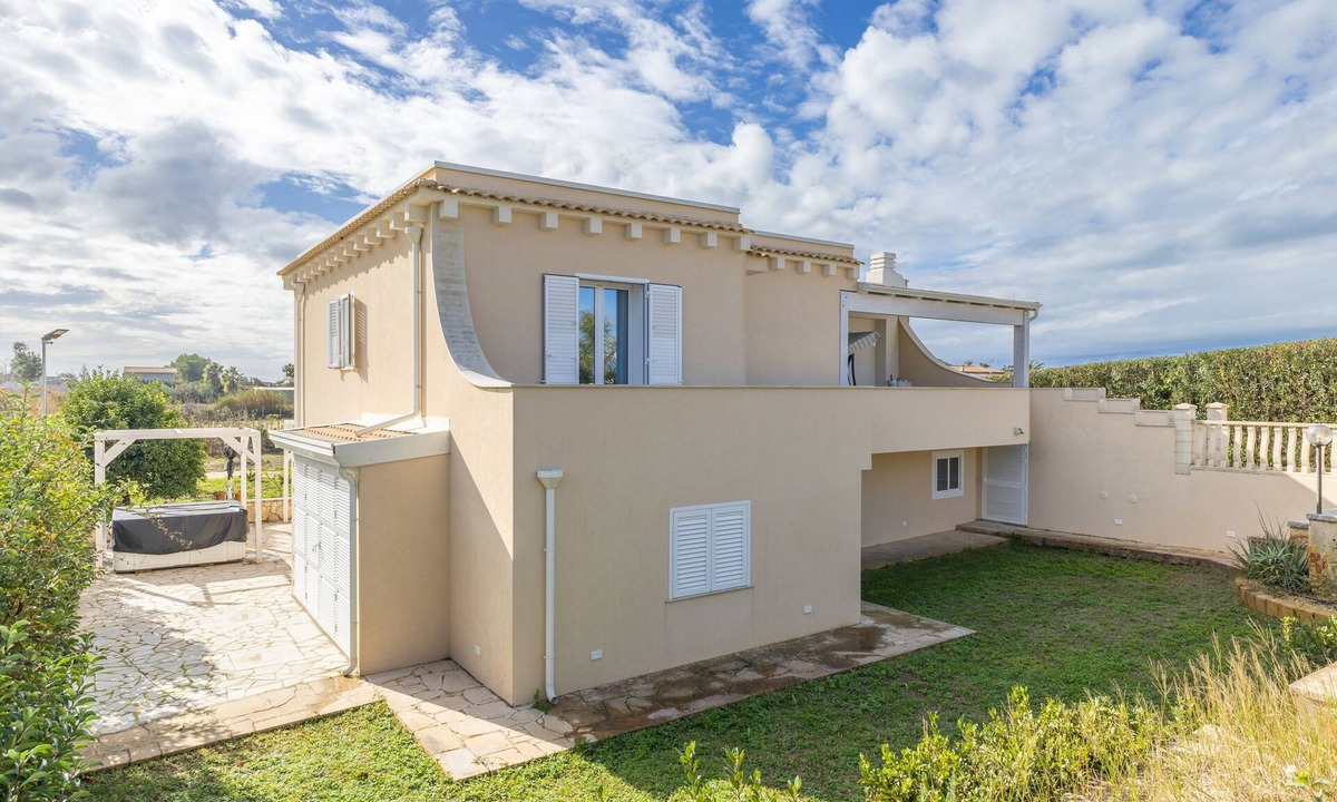Santa Maria del Focallo Apartment | Apartment 'Oasi degli Dei' with Private Terrace, Wi-Fi and Air Conditioning