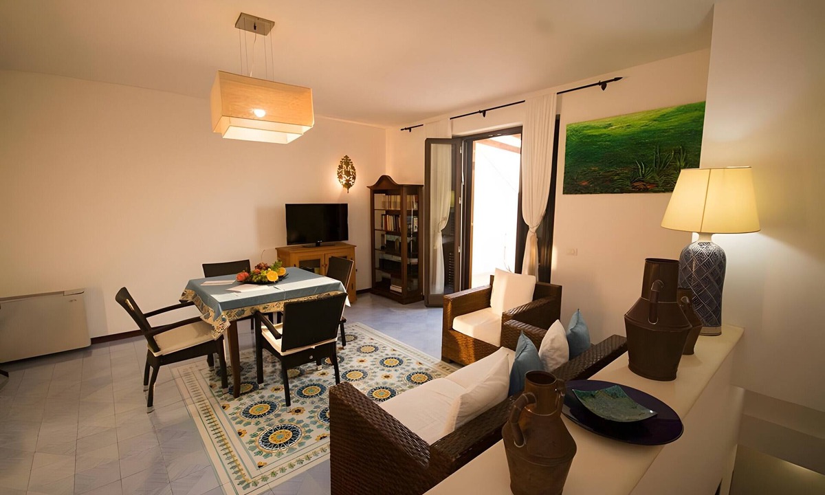 Santa Caterina Apartment | Apartment 'Cala D'Aspide - Apt 1' with Sea View, Wi-Fi and Air Conditioning