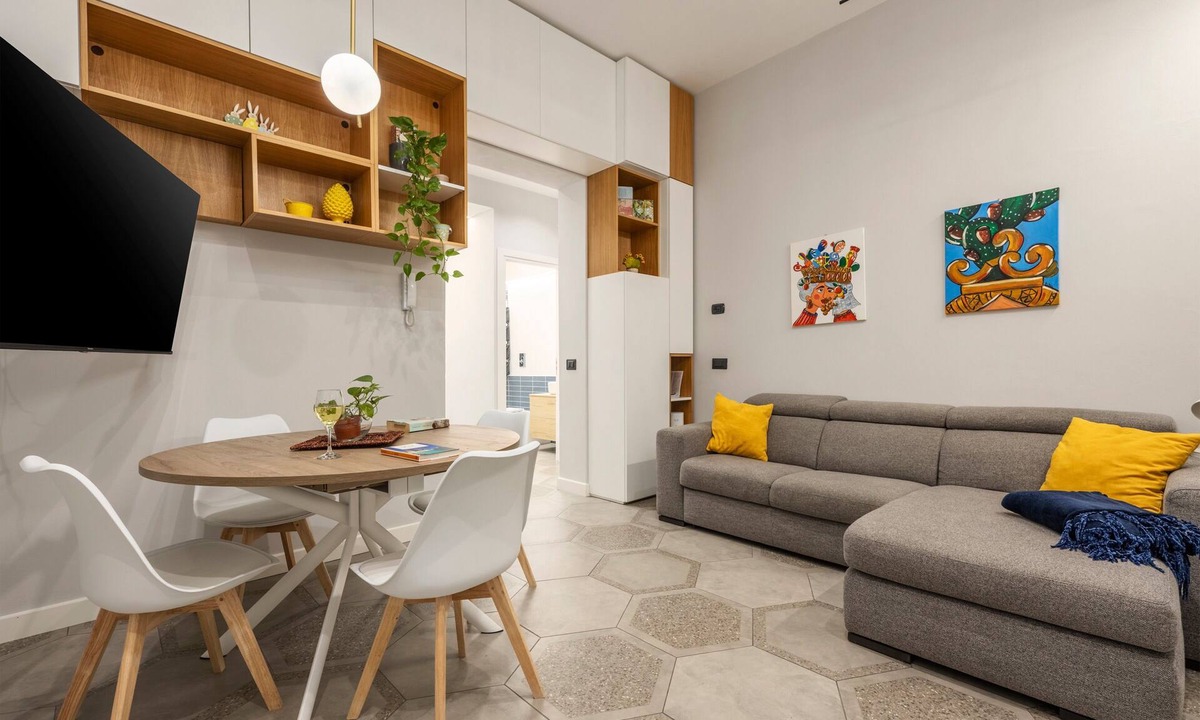 Ruggero Settimo Apartment | Apartment 'Al Massimo - Palermo' with Wi-Fi and Air Conditioning