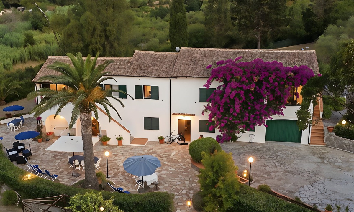 Vigne Giunche Apartment | Apartment 'Arco' with Private Garden, Wi-Fi and Air Conditioning