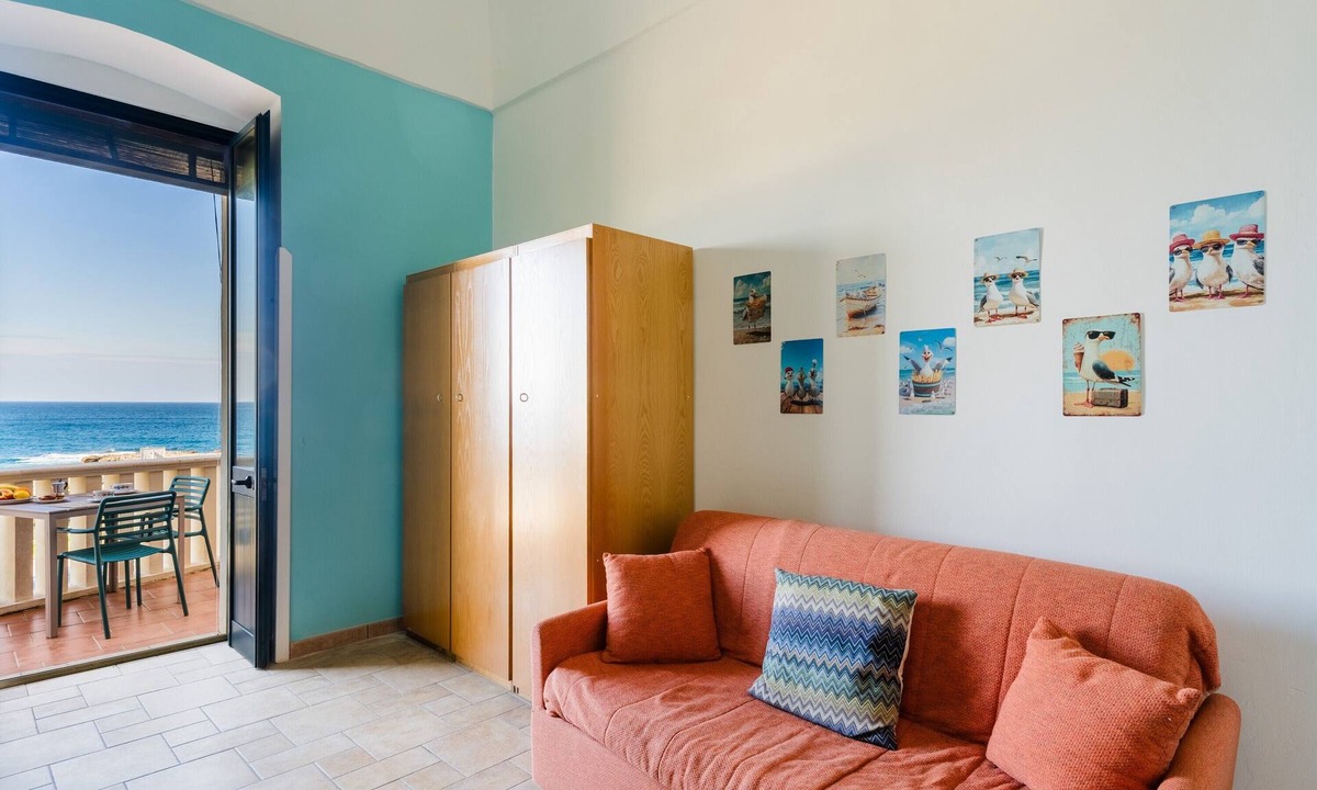 Santa Maria al Bagno Apartment | Apartment 'Azzurra Home Holidays' with Sea View, Balcony and Air Conditioning
