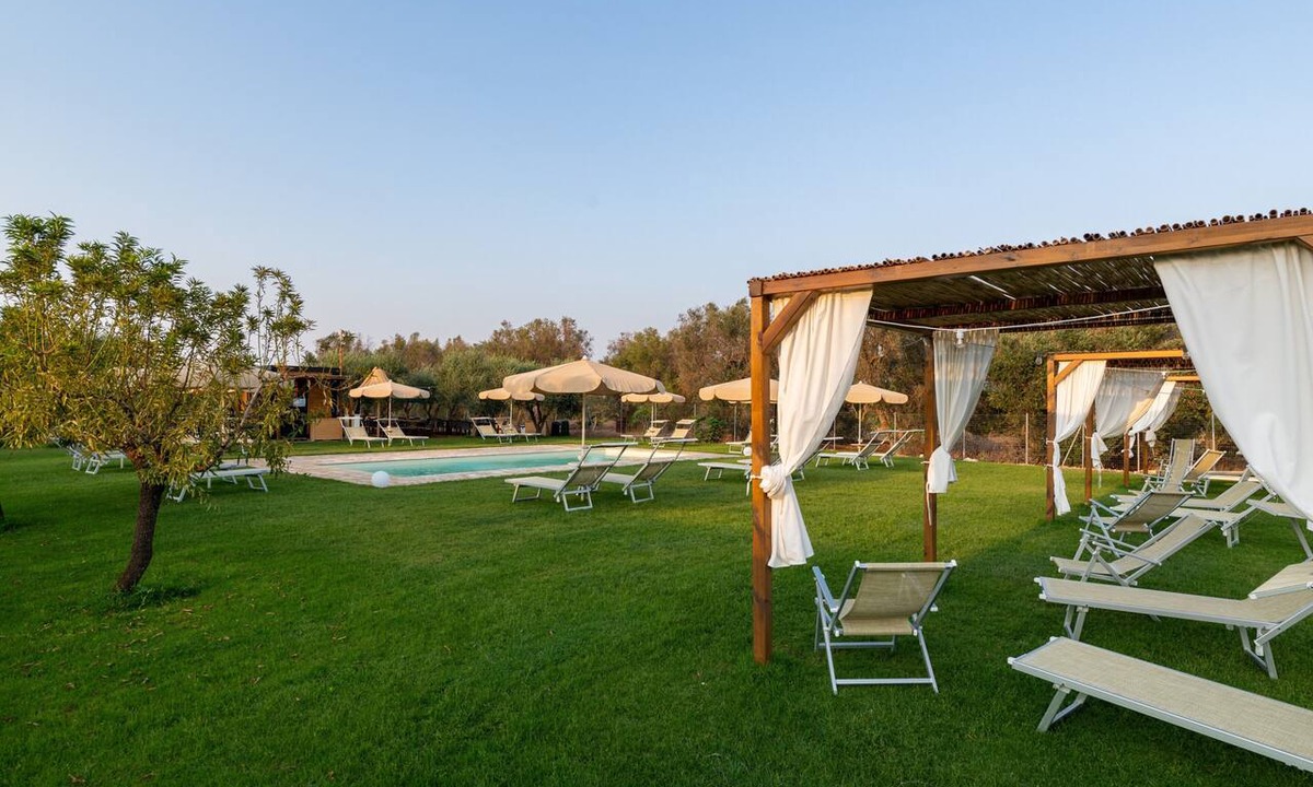 Brindisi Apartment | Apartment 'Bellavita and Pool' with Shared Pool, Wi-Fi and Air Conditioning