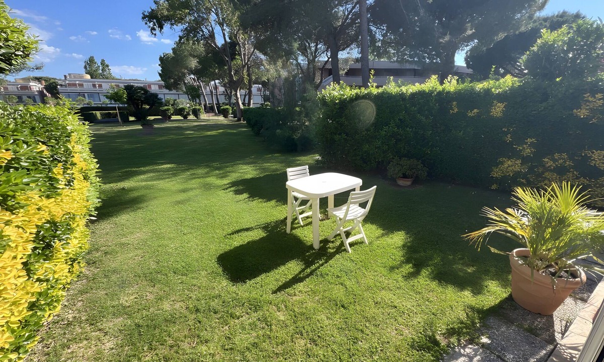 Marina di Bibbona Apartment | Apartment 'Casa Vacanze Simonetta Con Giardino' with Shared Pool, Private Garden and Air Conditioning