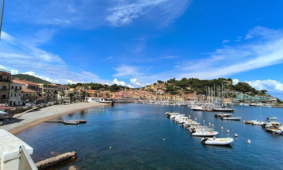Porto Azzurro Apartment | Apartment 'Cavour' with Sea View, Wi-Fi and Air Conditioning