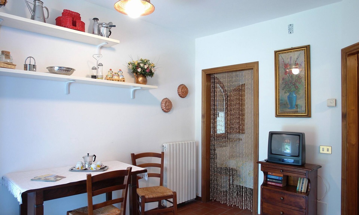Citta della Pieve Apartment | Apartment 'Cotogno - La Cerretola' with Shared Pool, Shared Garden and Wi-Fi