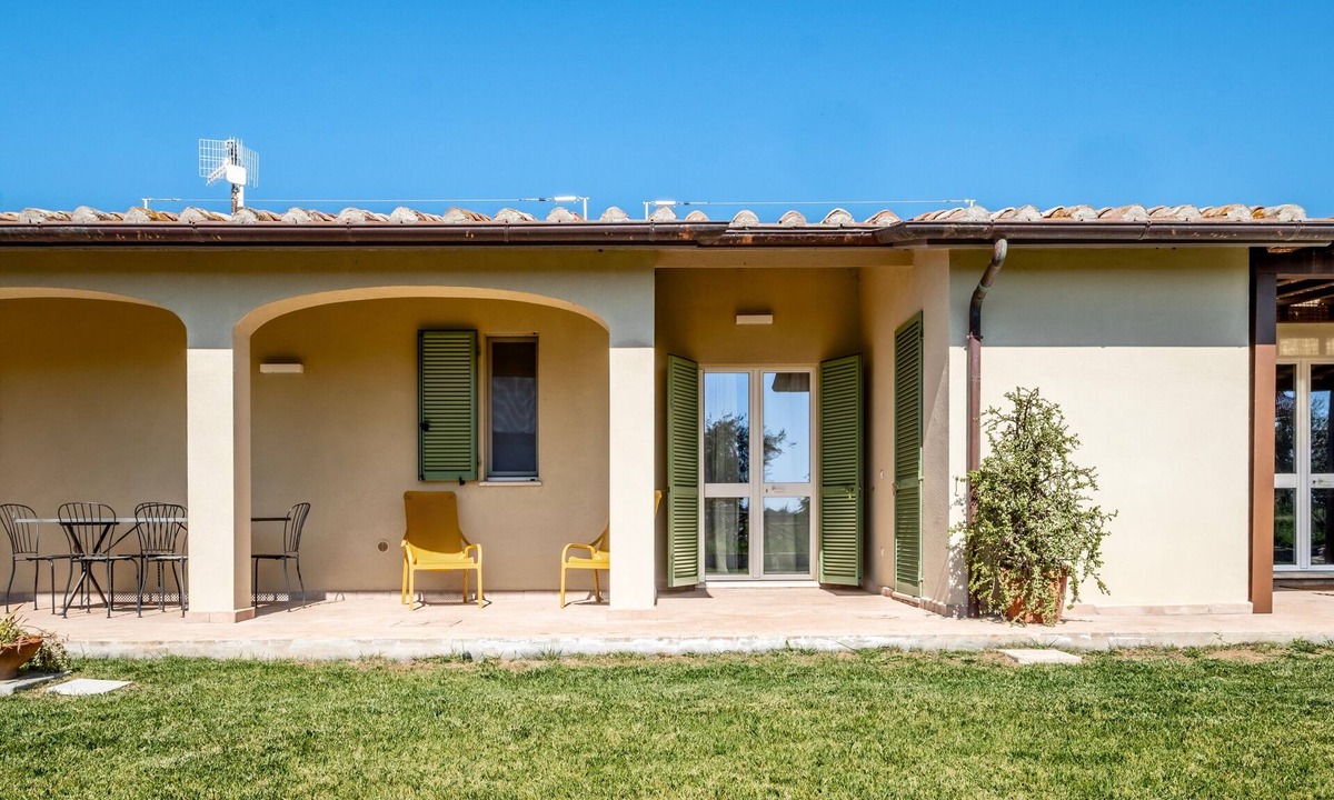 Borgo Carige Apartment | Apartment 'Frantoio' with Shared Pool, Wi-Fi and Air Conditioning