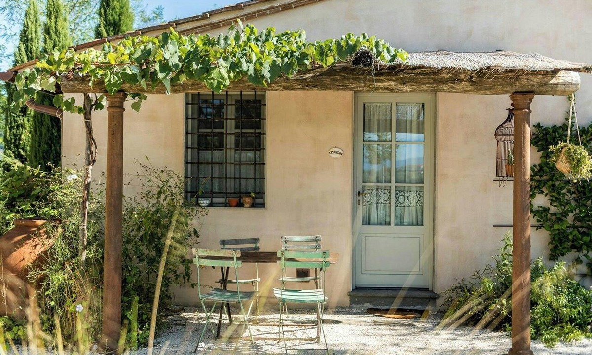 Buggiano House | Apartment in farmstead with olive groves and pool