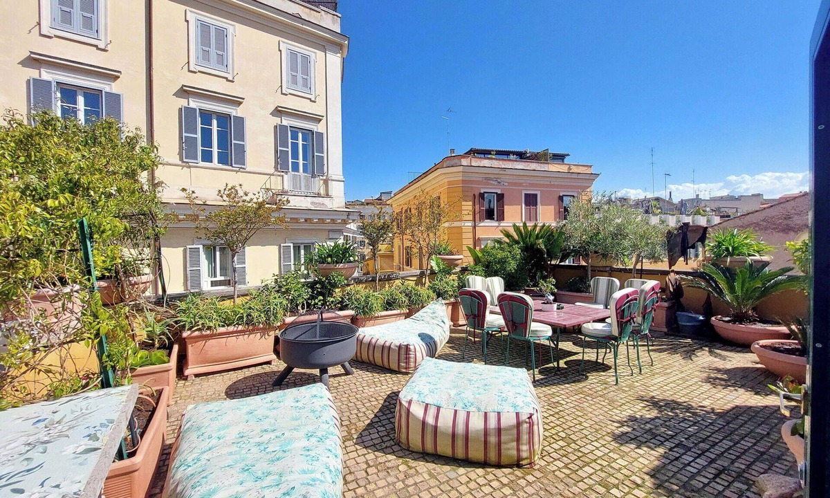 Monti Apartment | Apartment in Rome with 2 bedrooms sleeps 4