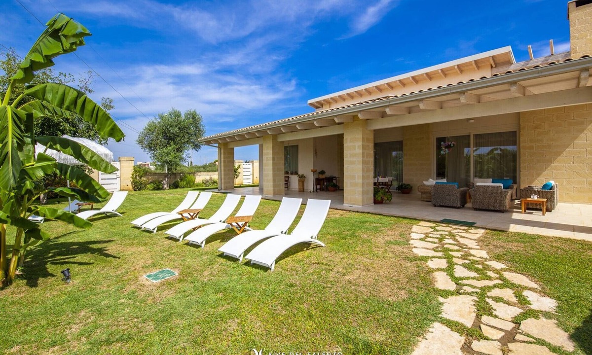 Lecce Apartment | Apartment in Villa Reginella with swimming pool in Lecce