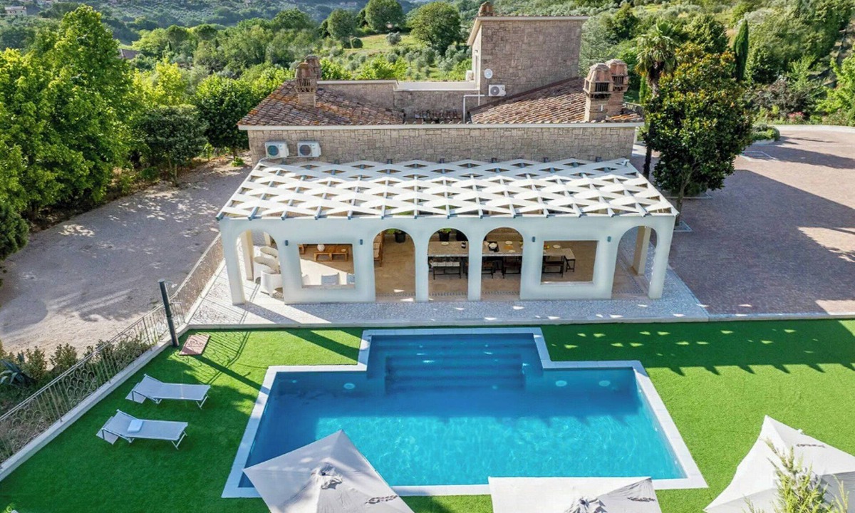 Stroncone Apartment | Apartment in villa with pool in Umbria