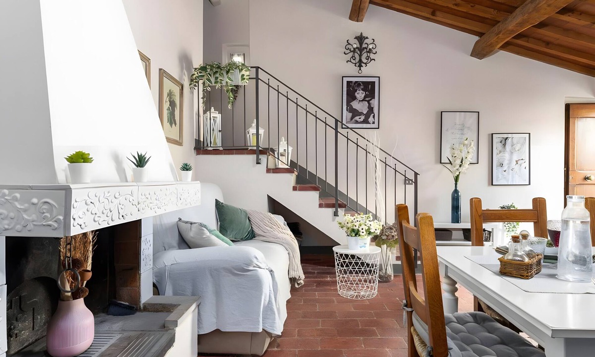 Galliano Apartment | Apartment with Garden and Jacuzzi in Mugello