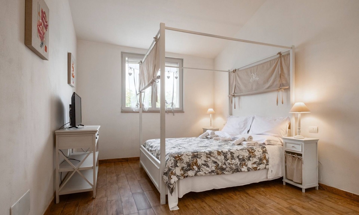 Manciano Apartment | Apartment 'Malva' with Shared Pool, Wi-Fi and Air Conditioning