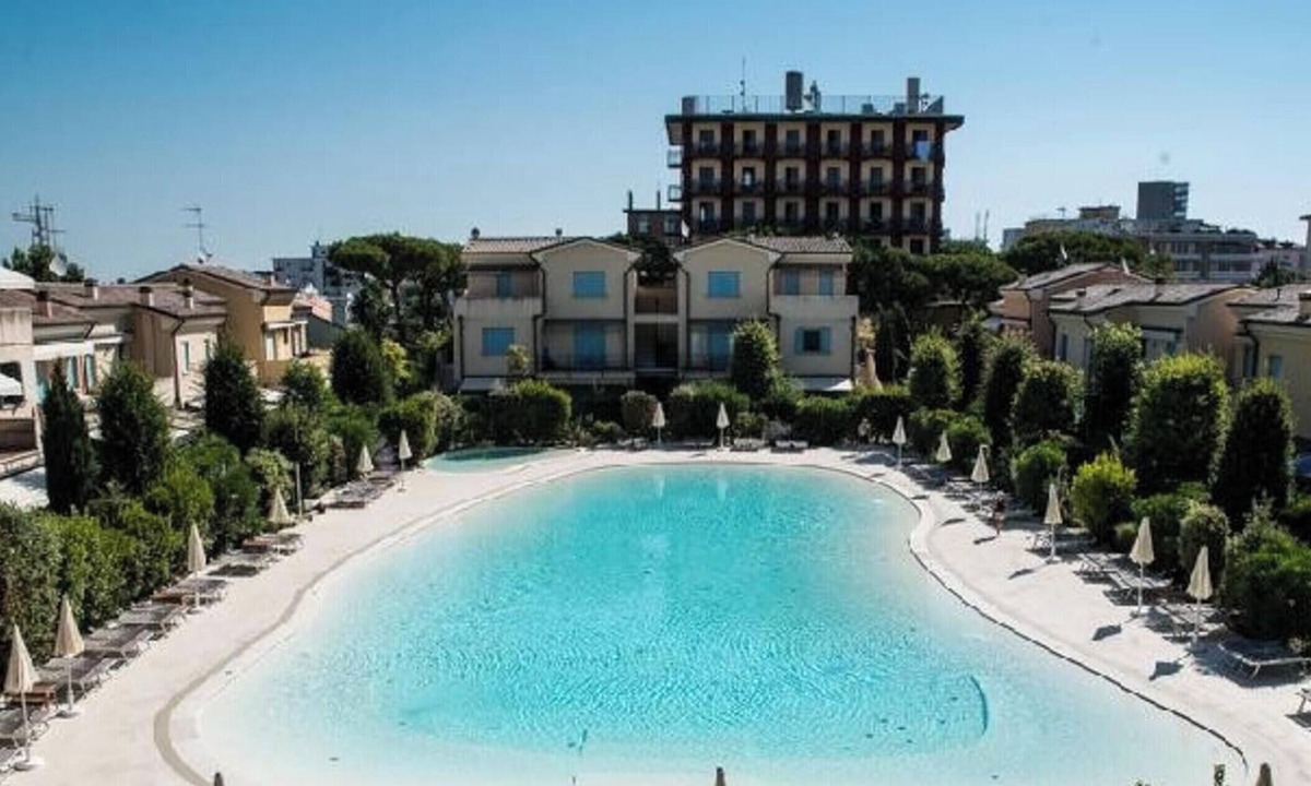 Faro Apartment | Apartment 'Residence Borgo Dei Fiori B05' with Shared Pool, Private Terrace and Air Conditioning