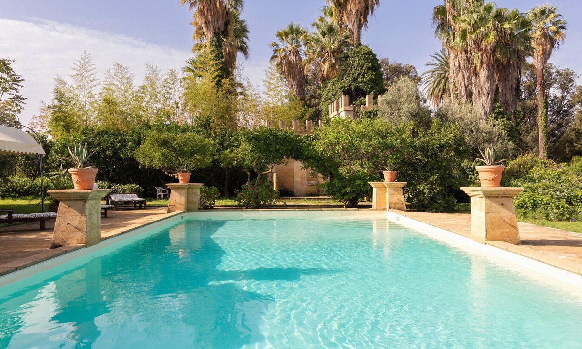 Porticalazzo Apartment | Apartment 'Tenuta Donna Vittoria - Mandarino' with Pool, 2 Terraces & Wi-Fi
