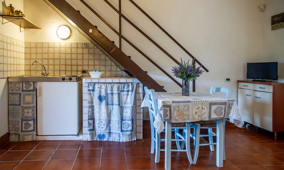 Gavorrano Apartment | Apartment 'Vecchio Molino - 1' with Shared Terrace, Shared Garden and Wi-Fi
