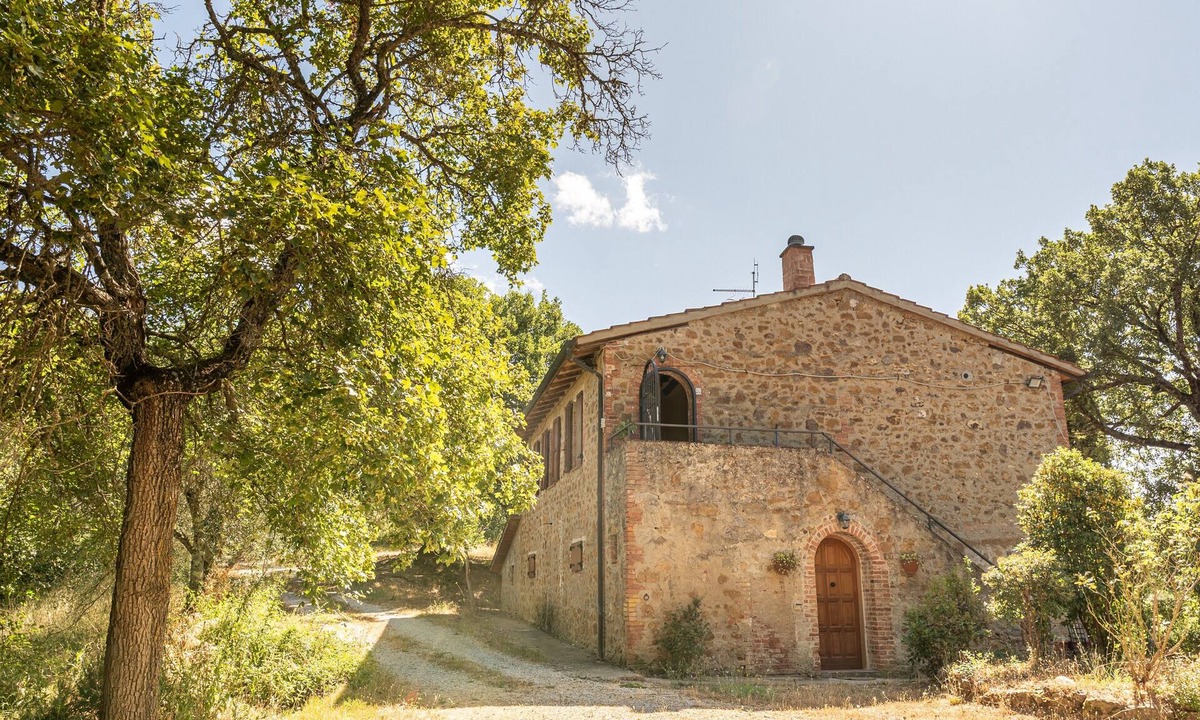 Torrita di Siena Apartment | Apartment 'Villa Rosa' with Mountain View and Balcony