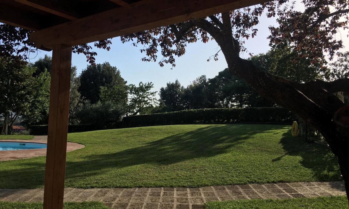 Sacrofano Apartment | Apartment with garden in Villa with swimming pool