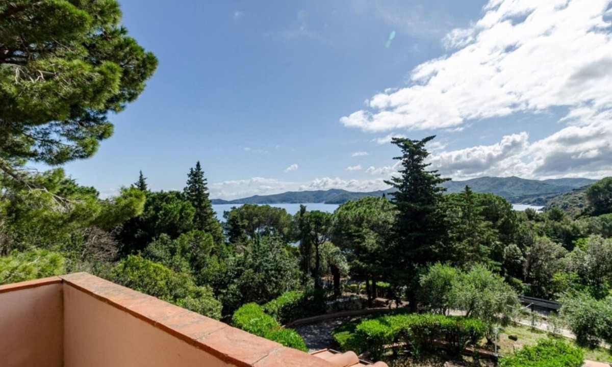 Bagno-Sprizze Apartment | APPARTAMENTI LE LOGGE - LE LOGGE PIANO AMMEZZATO