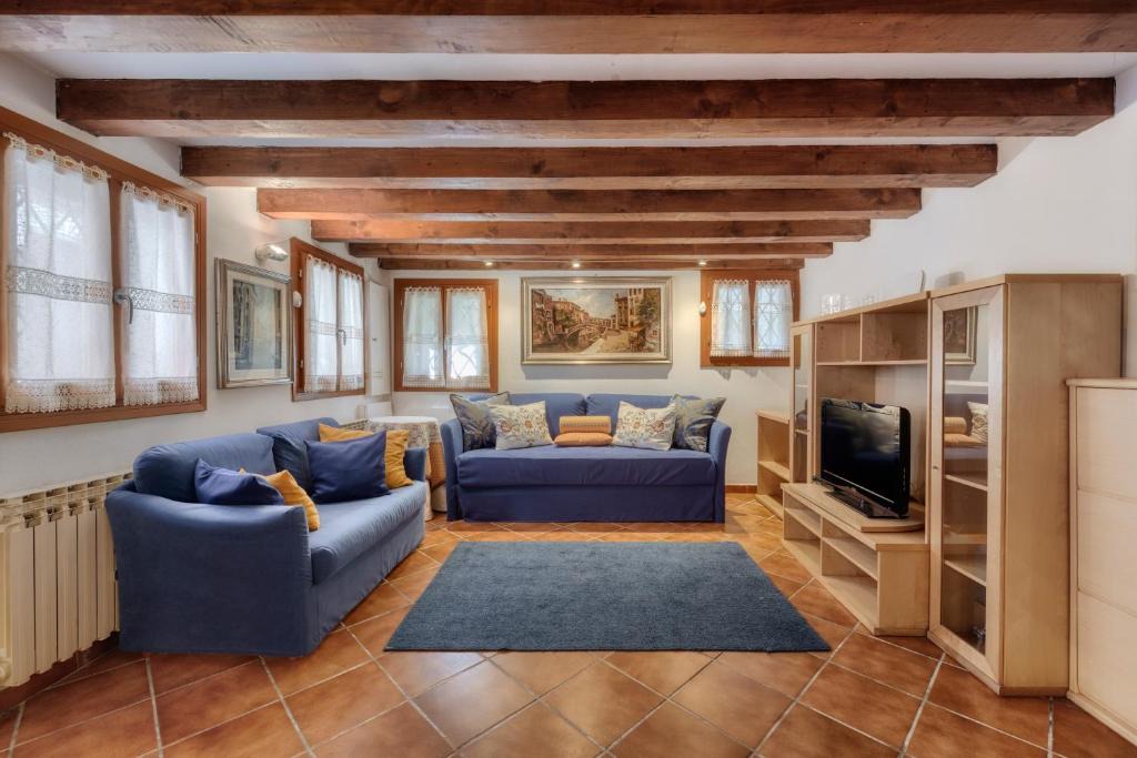 Castello Apartment | Appartamento in Ruga Giuffa