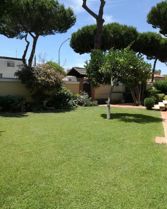 Zona XXX Castel Fusano Apartment | APPARTAMENTO INDIPENDENTE IN GRANDE VILLA